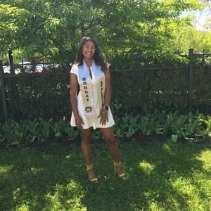 Meet your Posher, Olivia